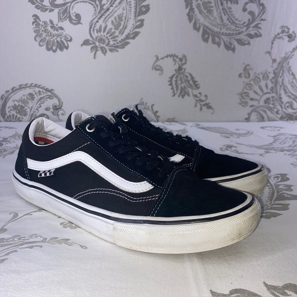 Vans-Old School Black And White Lace Up Shoe- Size 11.0 mens